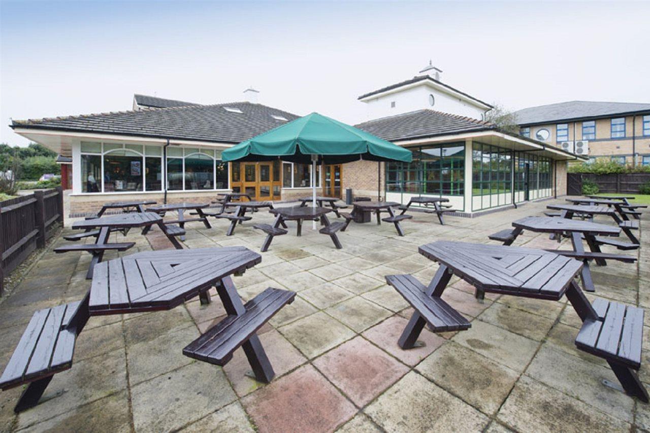 Premier Inn Sheffield/Barnsley Exterior foto