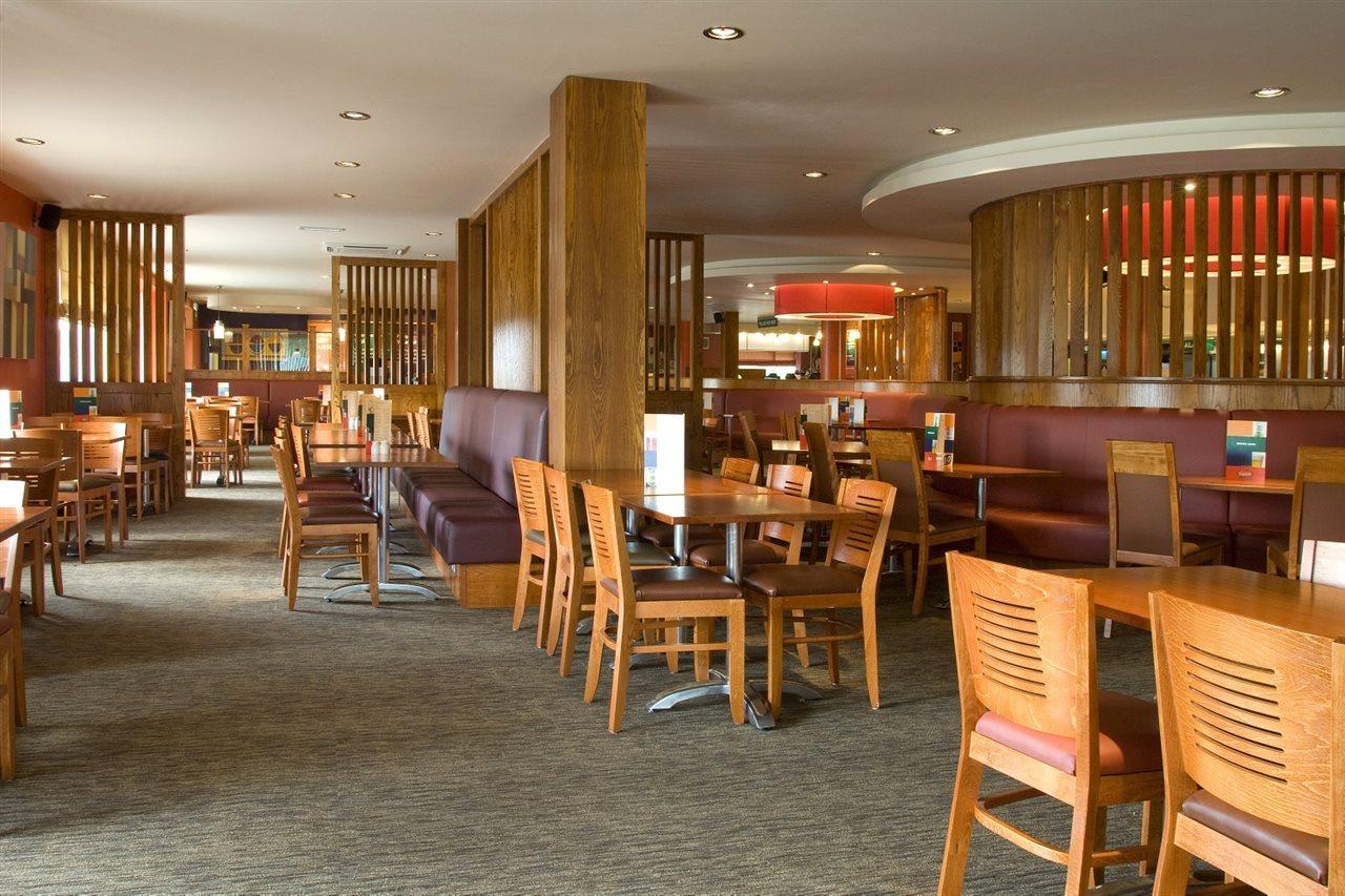 Premier Inn Sheffield/Barnsley Exterior foto