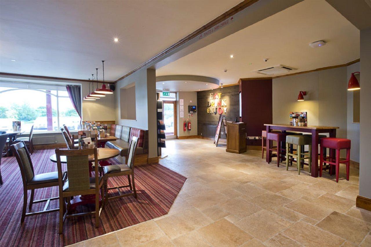 Premier Inn Sheffield/Barnsley Exterior foto