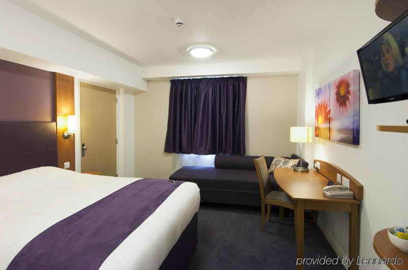 Premier Inn Sheffield/Barnsley Exterior foto